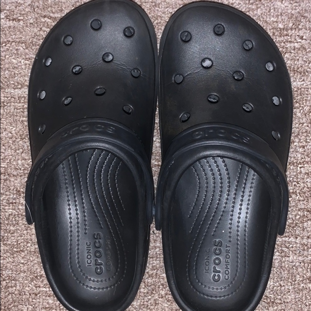 black crocs